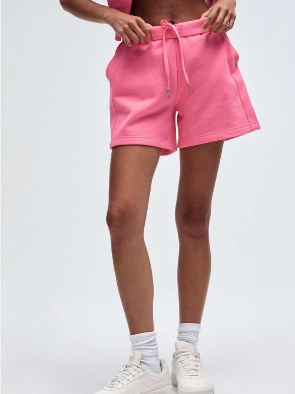 Lululemon Scuba High Rise short, 5”. NWT SZ 2, SAKR (Sakura Pink)